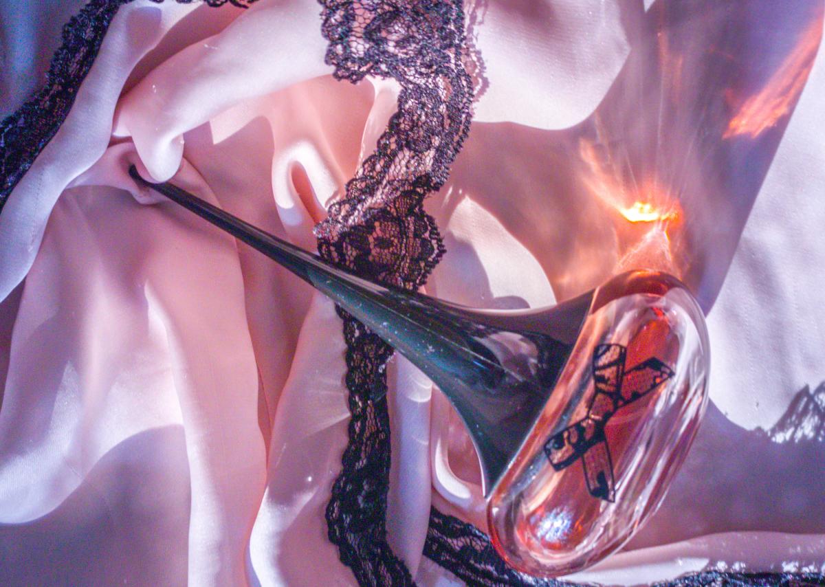 تصویر عطر لاو پوشن سیکرتس اوریفلیم