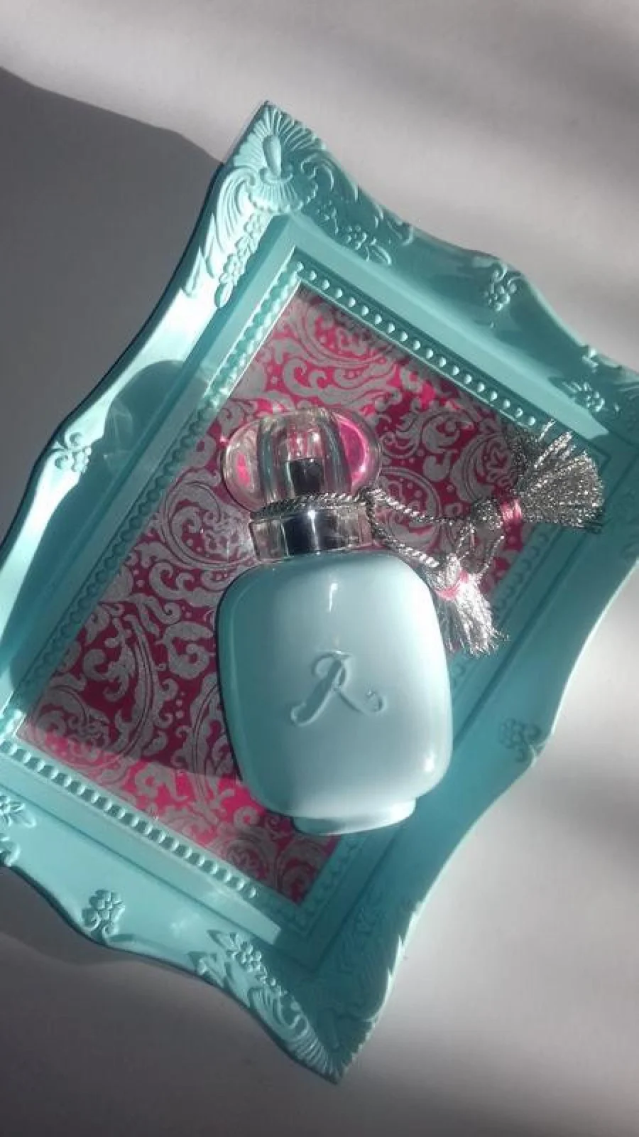 تصویر عطر رُز د نژ له پرفوم دو روزین