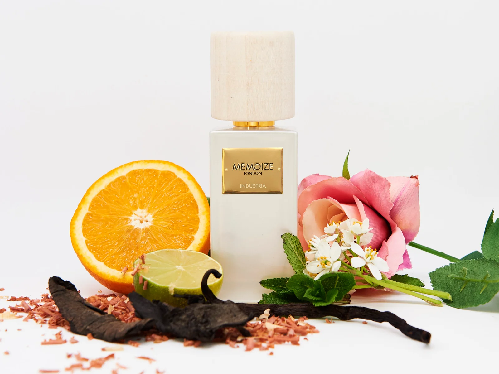 تصویر عطر اینداستریا ممویز لندن