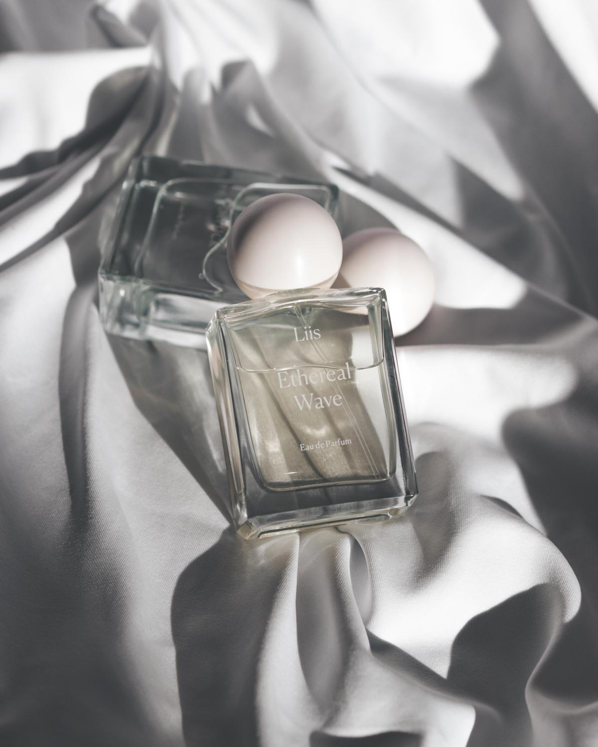تصویر عطر اثیریل ویو لییس