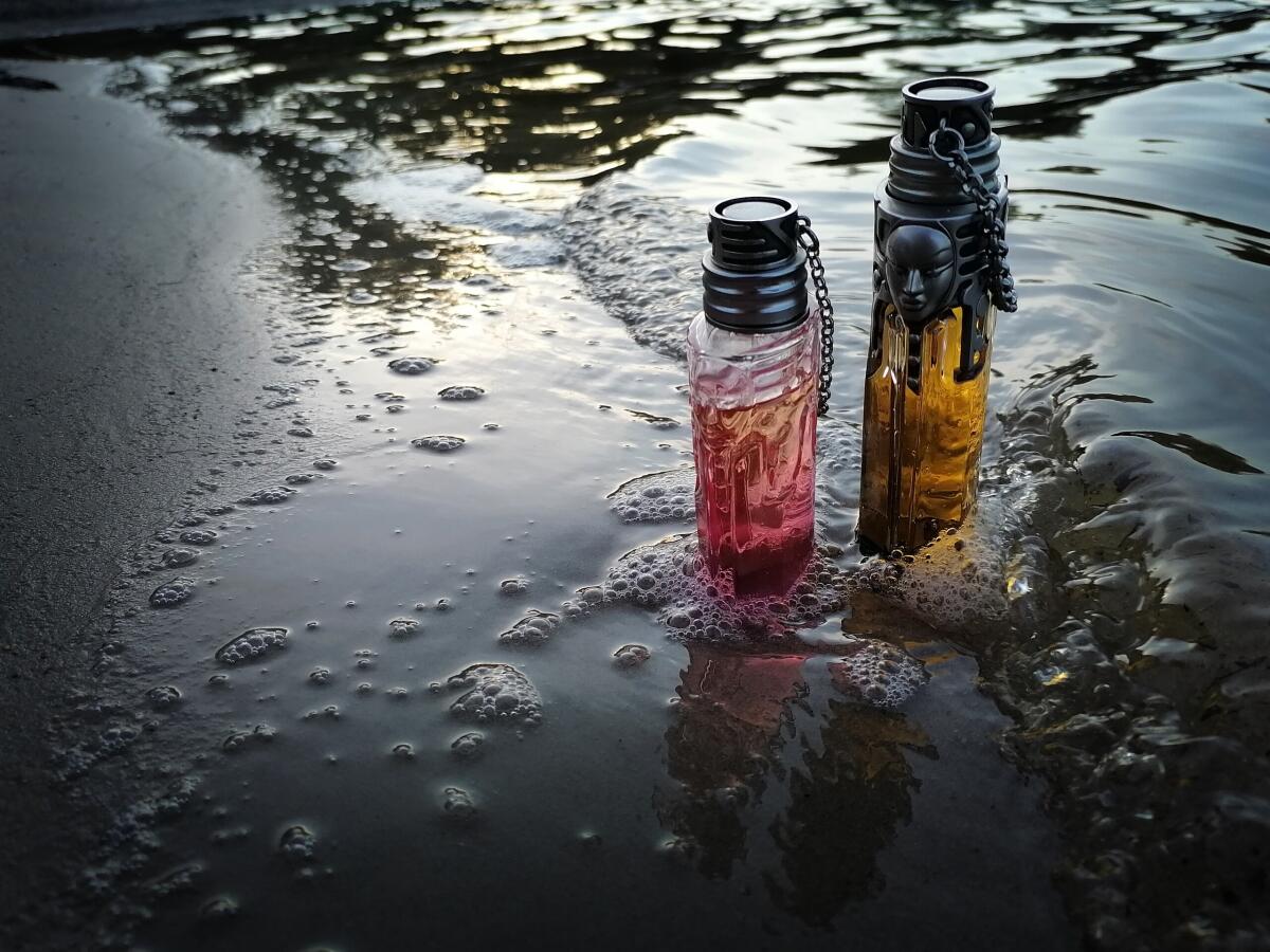تصویر عطر وومنیتی آکوا شیک موگلر