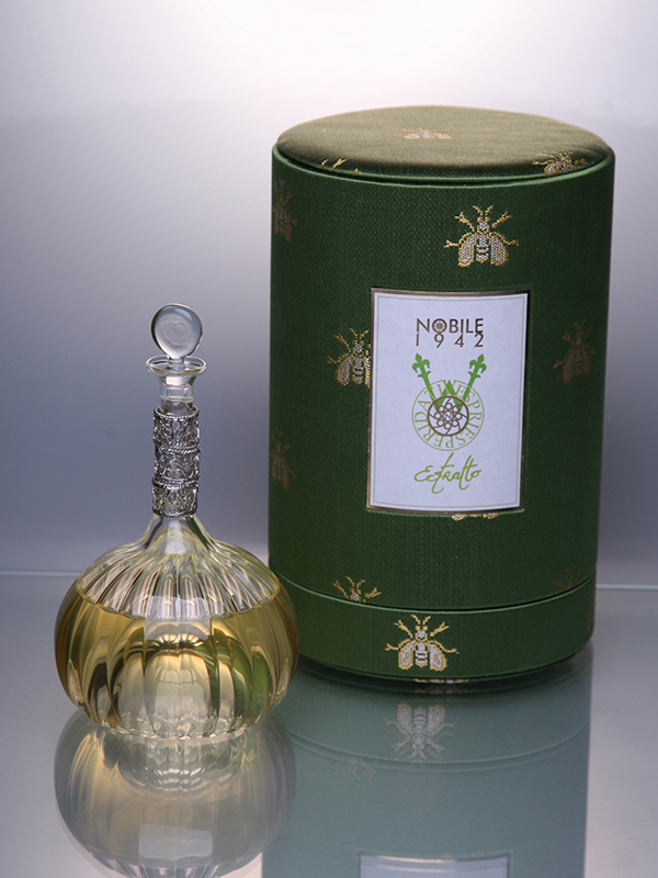 تصویر عطر وسپری اسپریداتی استراتو نوبیله ۱۹۴۲