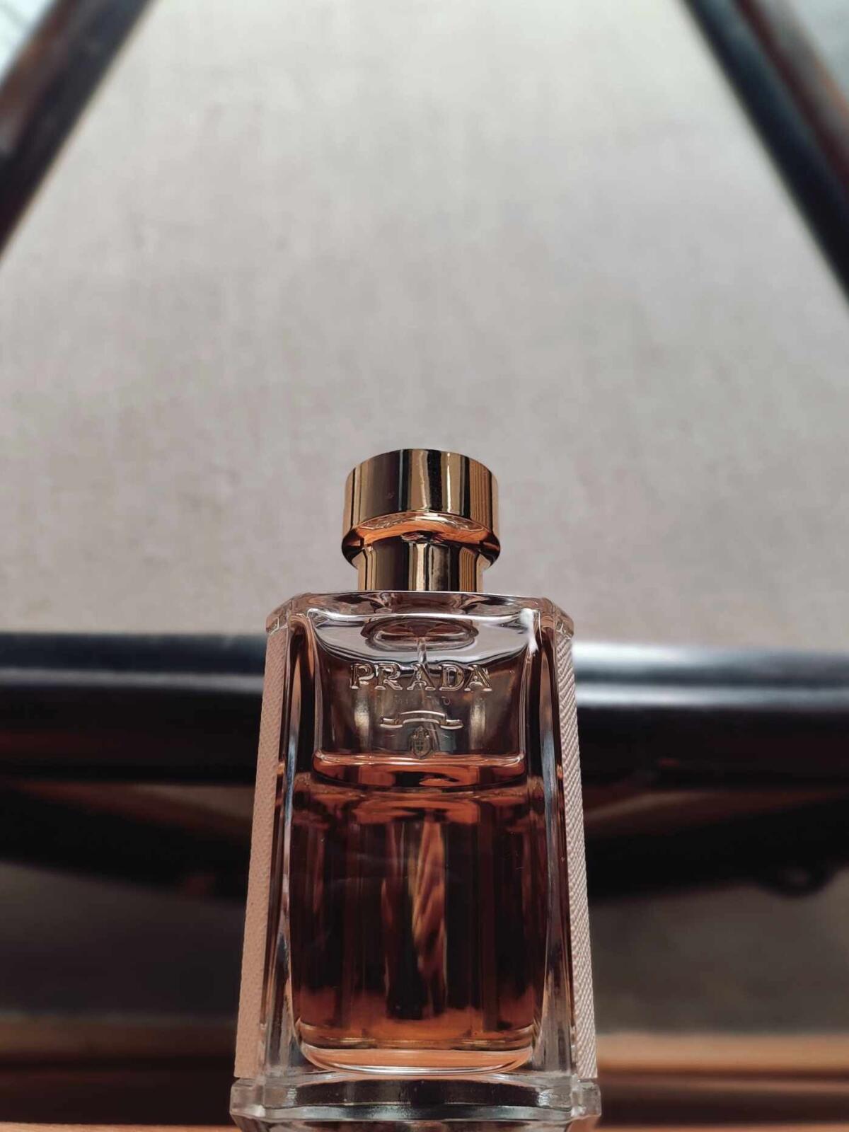 تصویر عطر پرادا لا فم