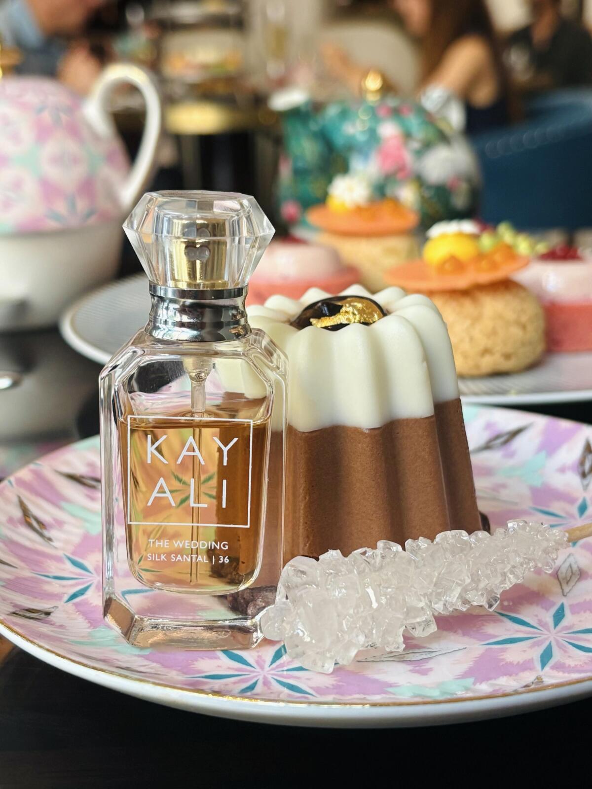 تصویر عطر د وِدینگ سیلک سانتال تری سیکس کیالی فرگرنسز