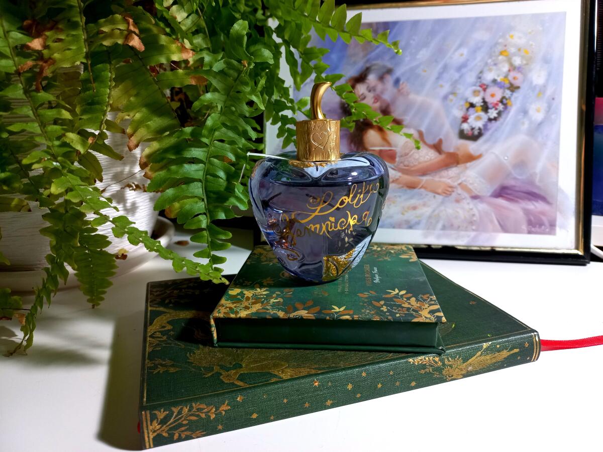 تصویر عطر میدنایت لولیتا لمپیکا