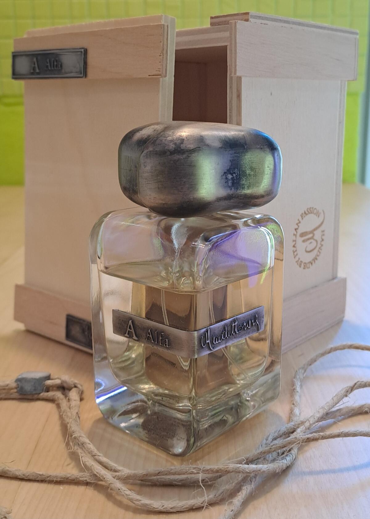 تصویر عطر آلفا مندیتوروسا