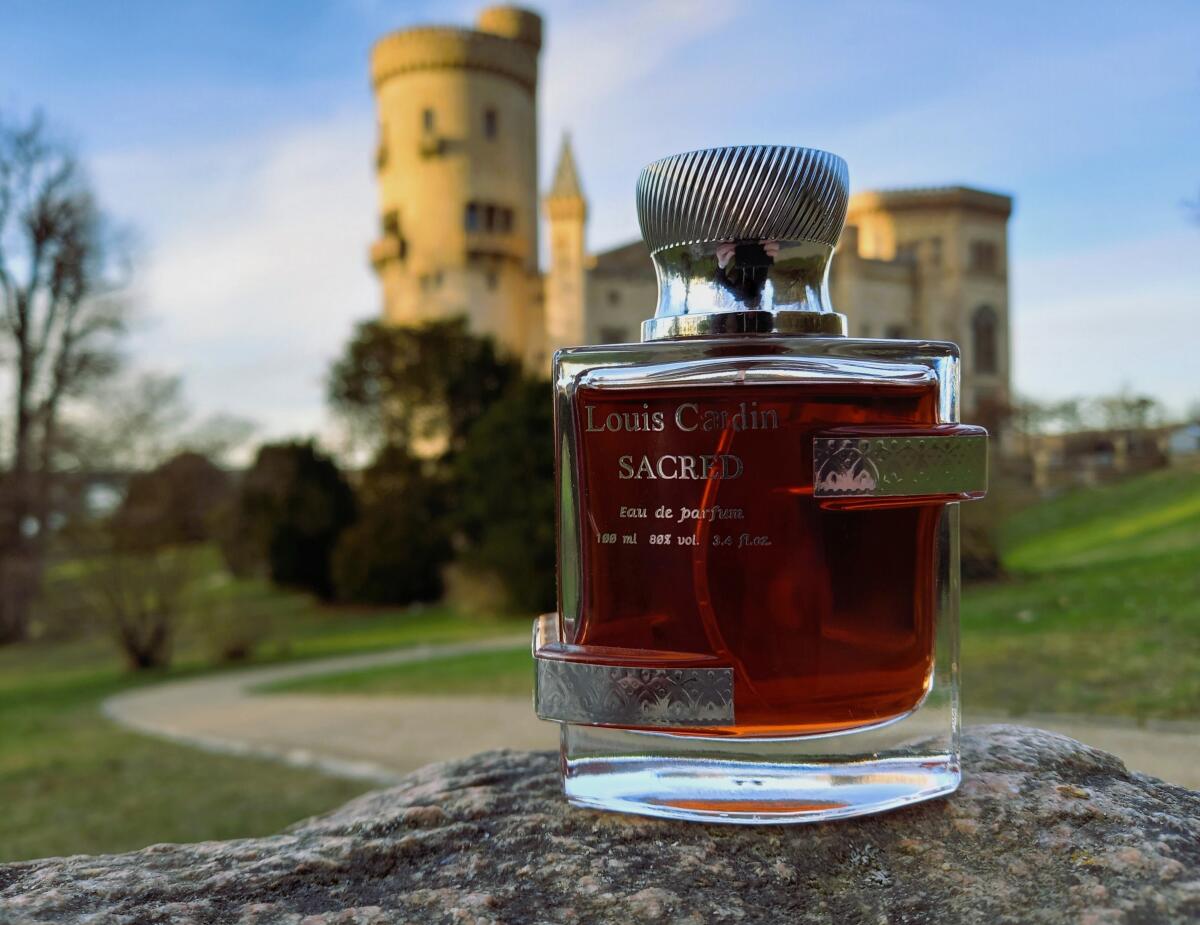 تصویر عطر سِیکرِد لویی کاردین