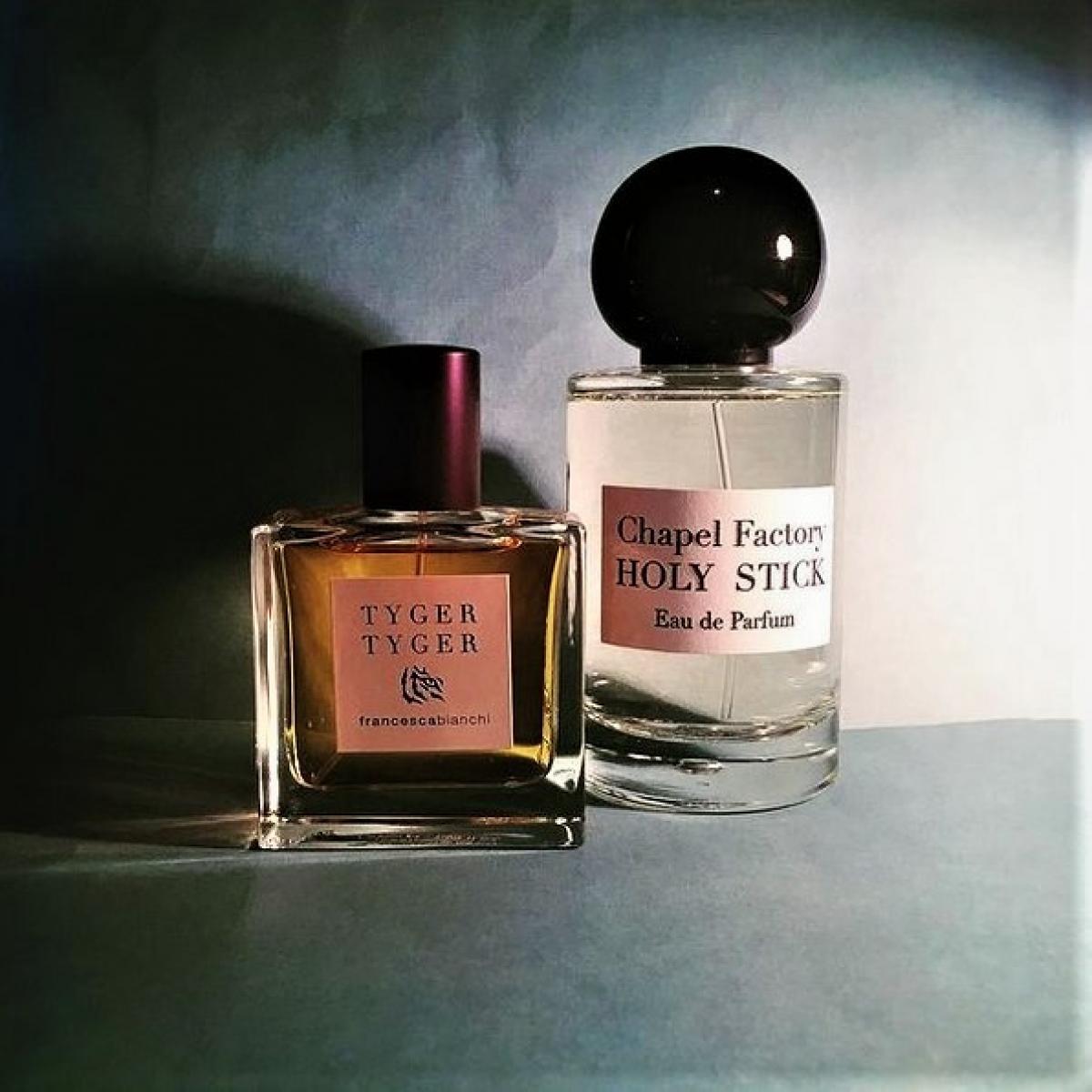 تصویر عطر هولی استیک چَپِل فکتوری