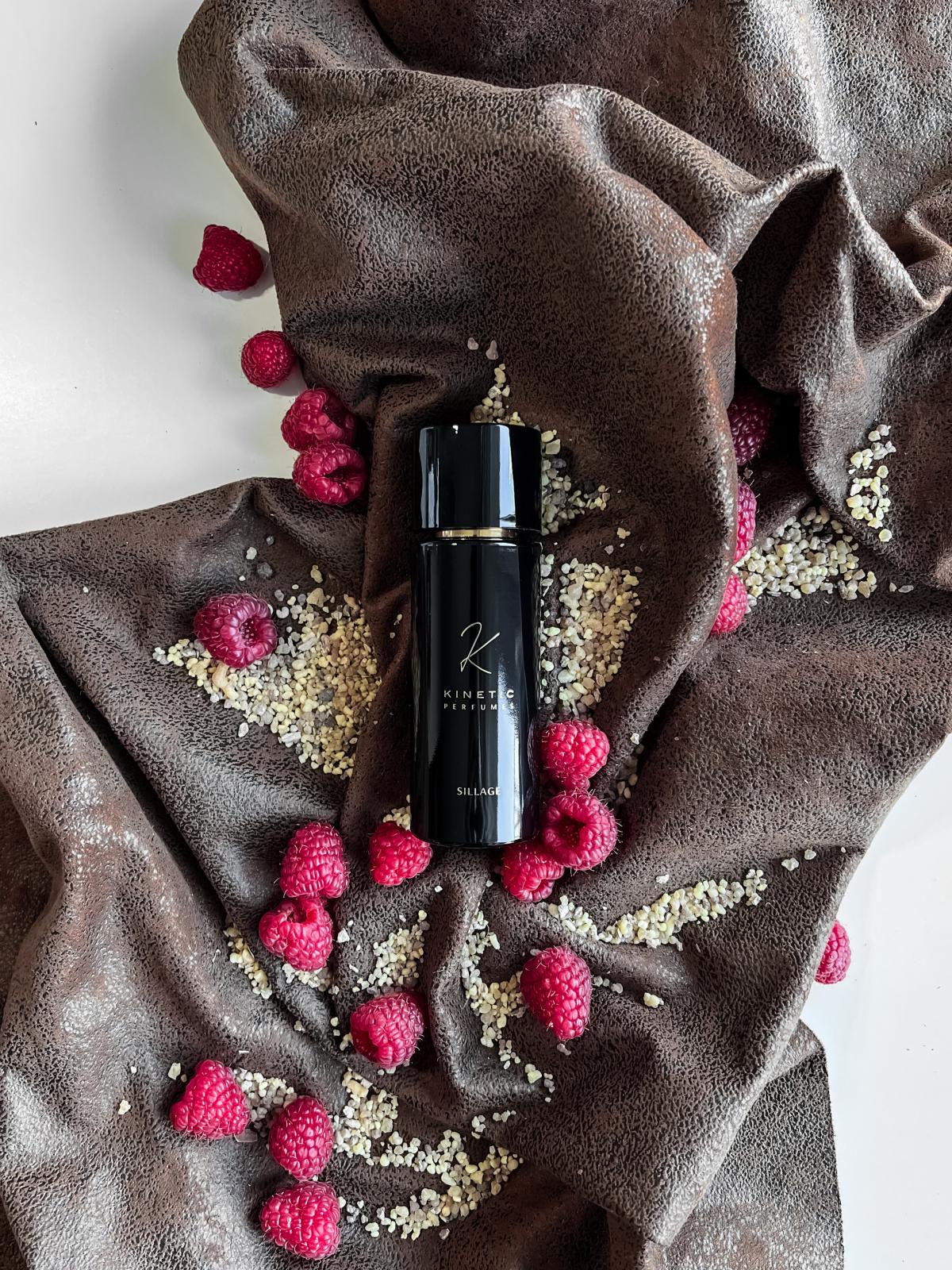 تصویر عطر سیلاج کِنِتیک پرفیومز