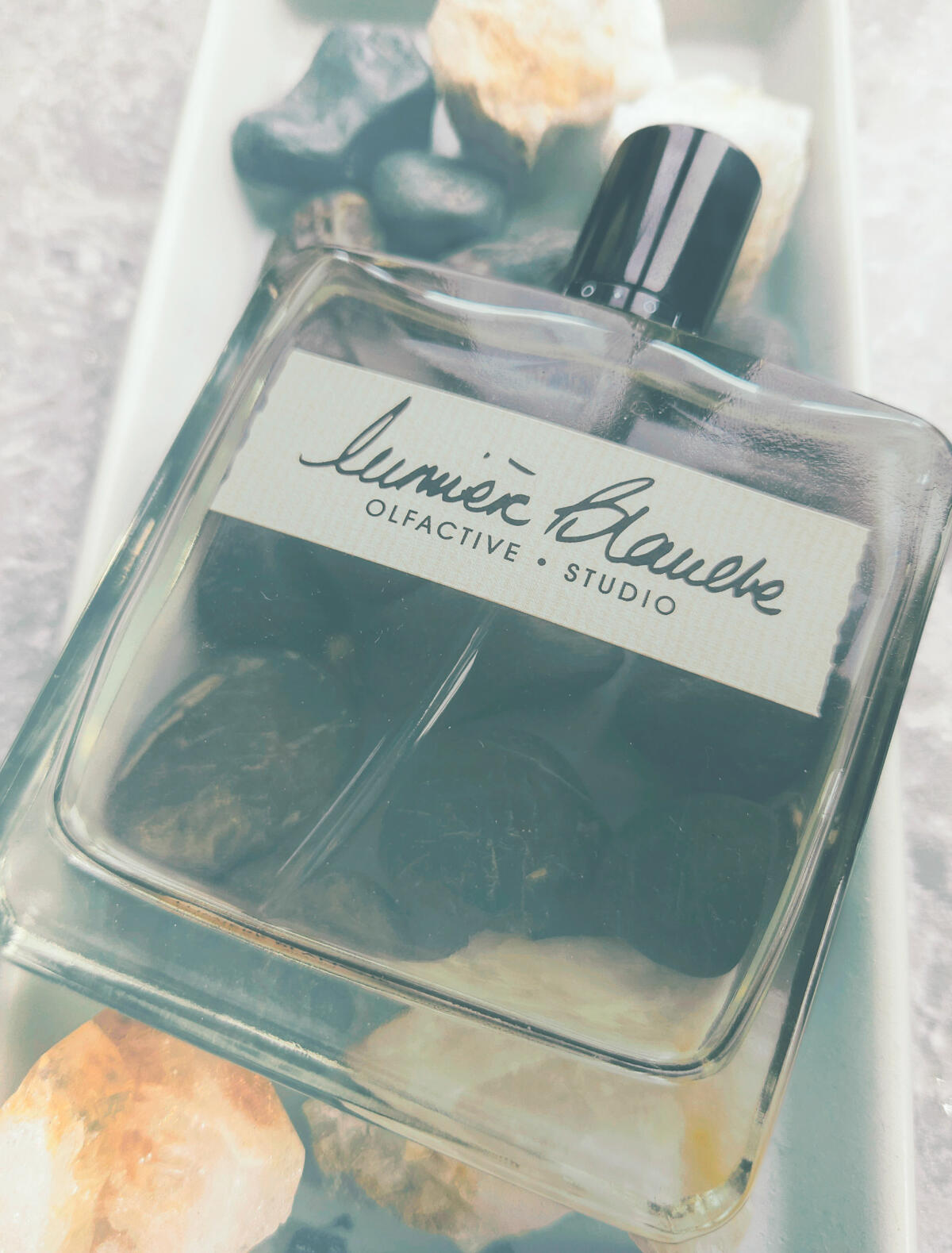تصویر عطر لومیر بلانش اولفکتیو استودیو