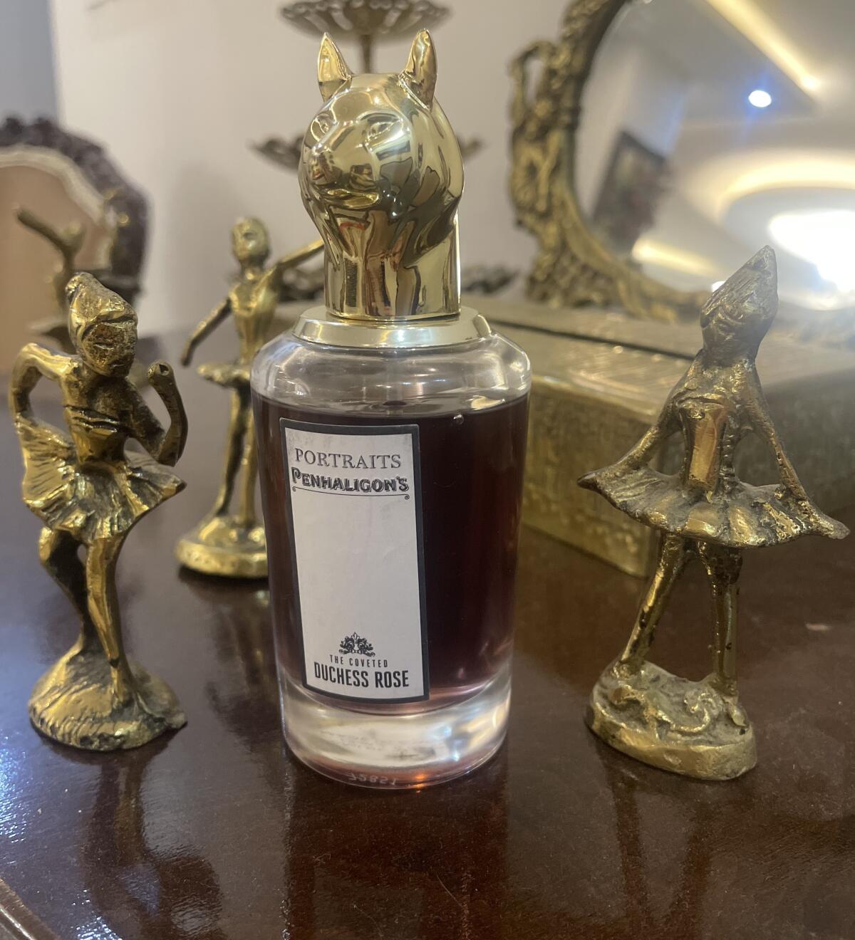 تصویر عطر دِ کاوِتِد دوچِس رُز پنهالیگونز