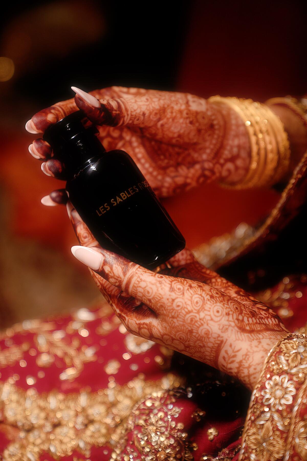 تصویر عطر لز سابل رز لویی ویتون