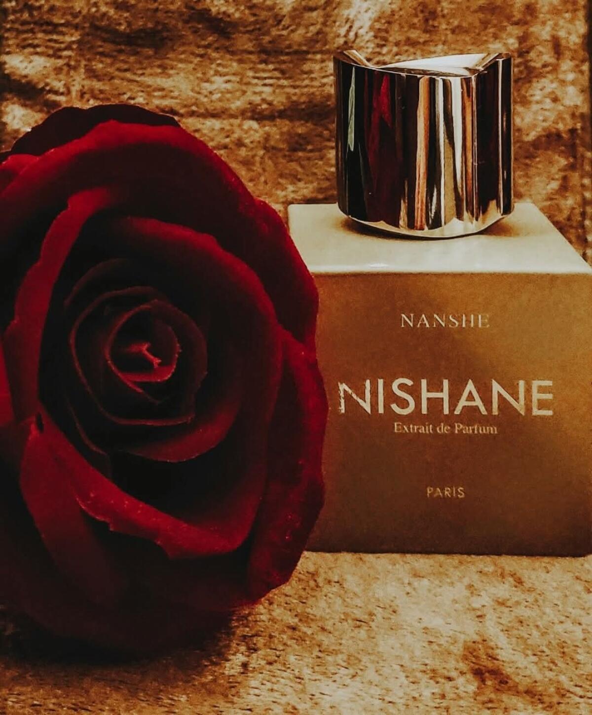 تصویر عطر نانشه نیشانه