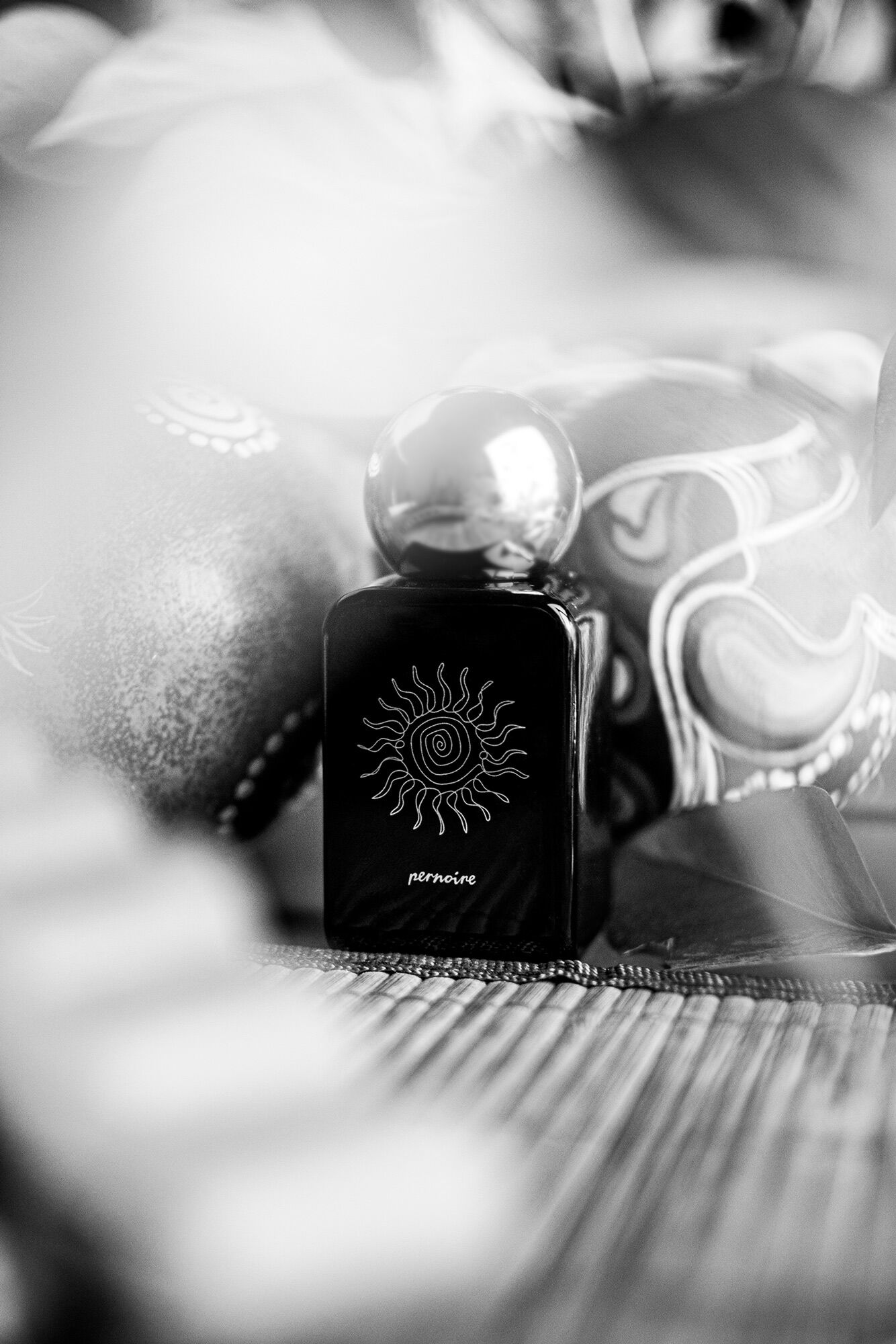 تصویر عطر تیرا پرنوار