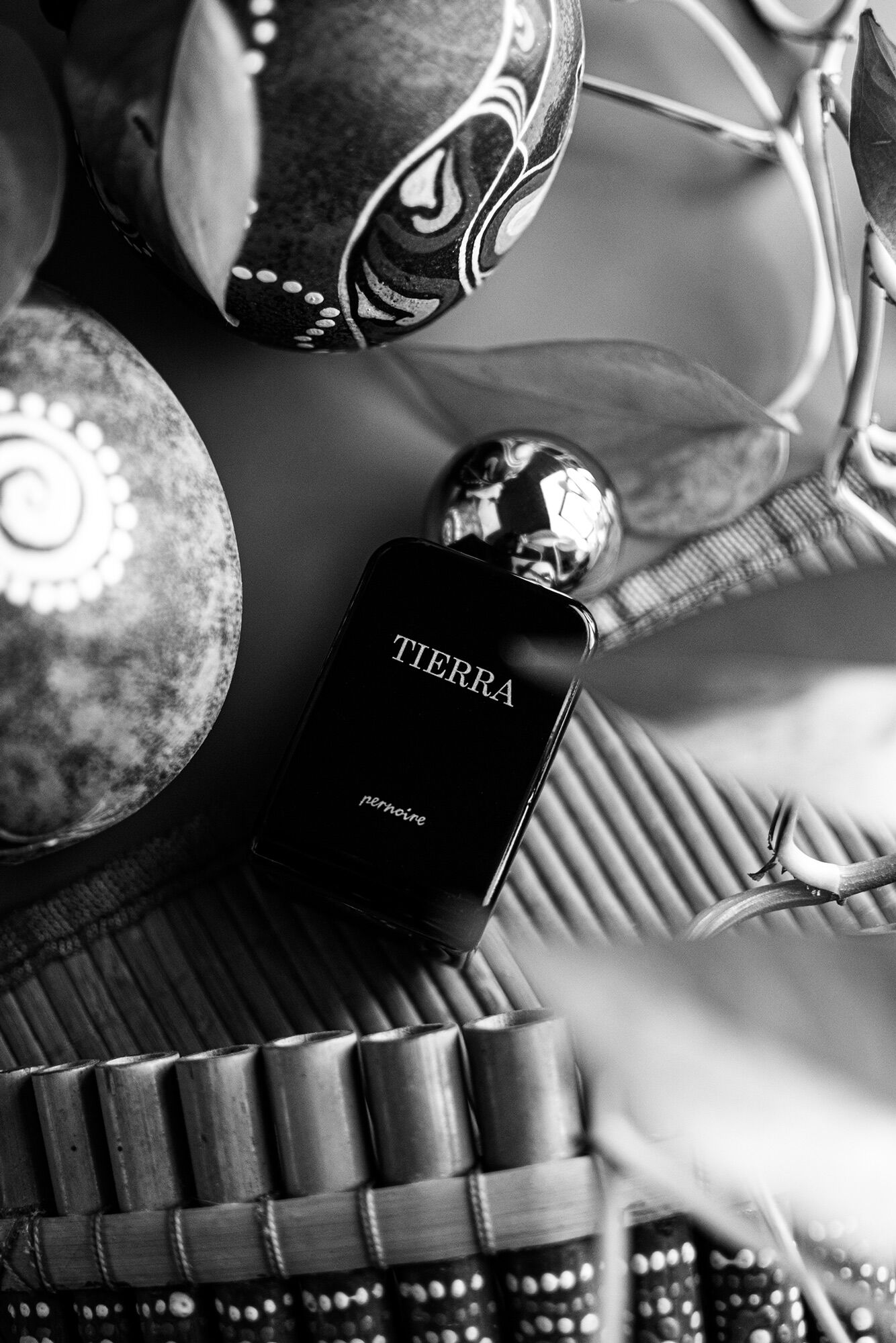 تصویر عطر تیرا پرنوار