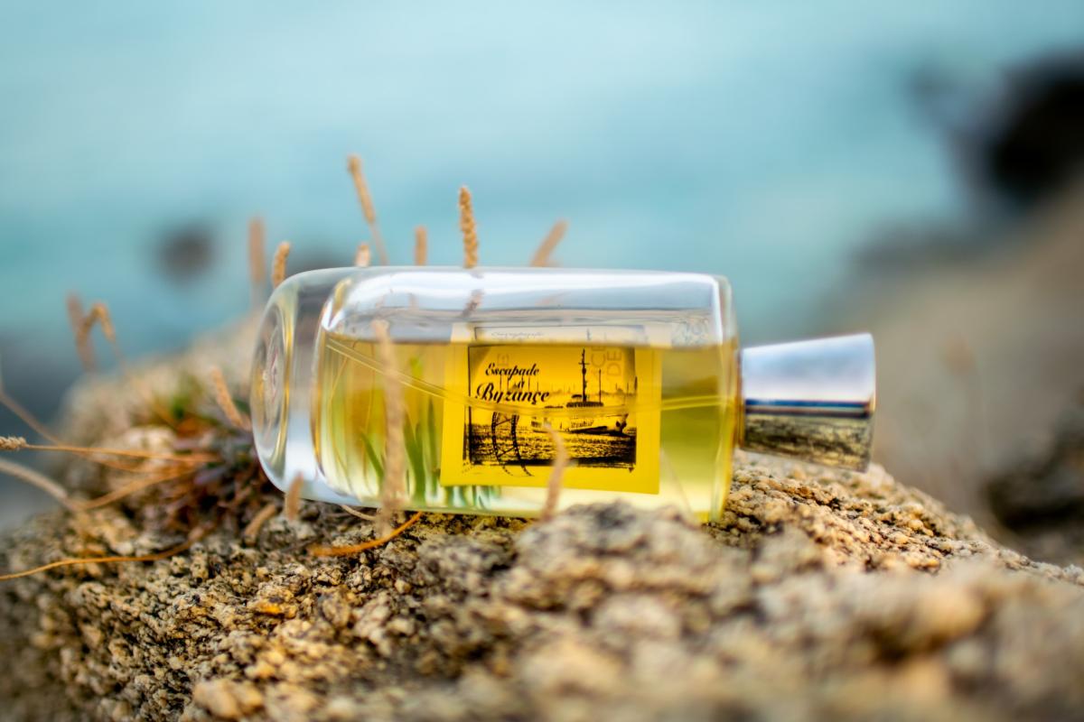 تصویر عطر اسکاپید ا بیزانس اولیبر پرفیومز