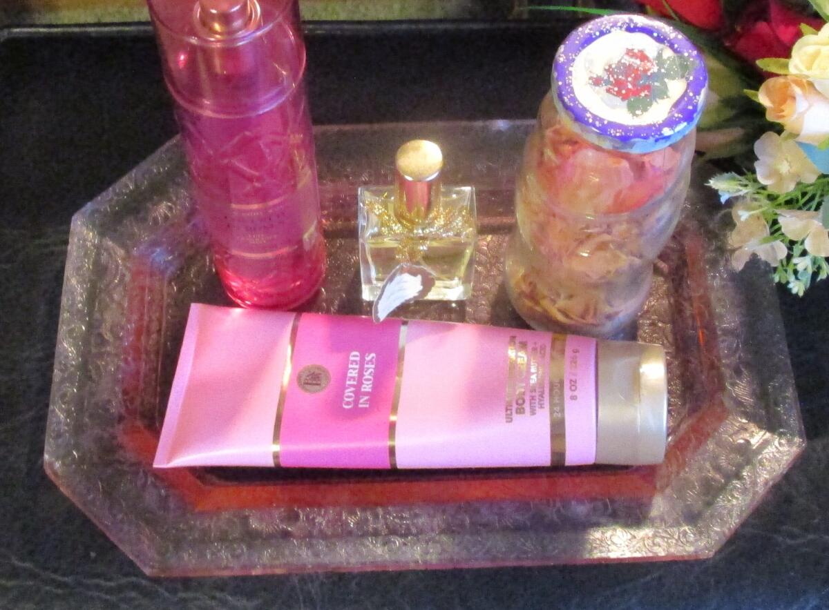 تصویر عطر رز ابسولو گوتال