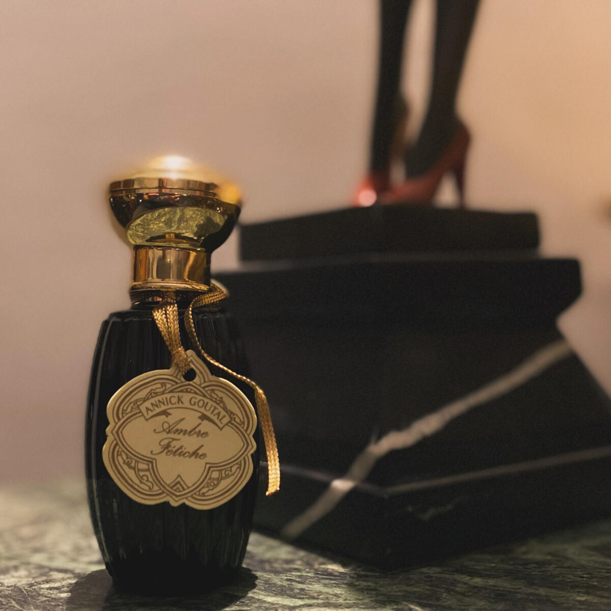 تصویر عطر آمبره فِتیش گوتال