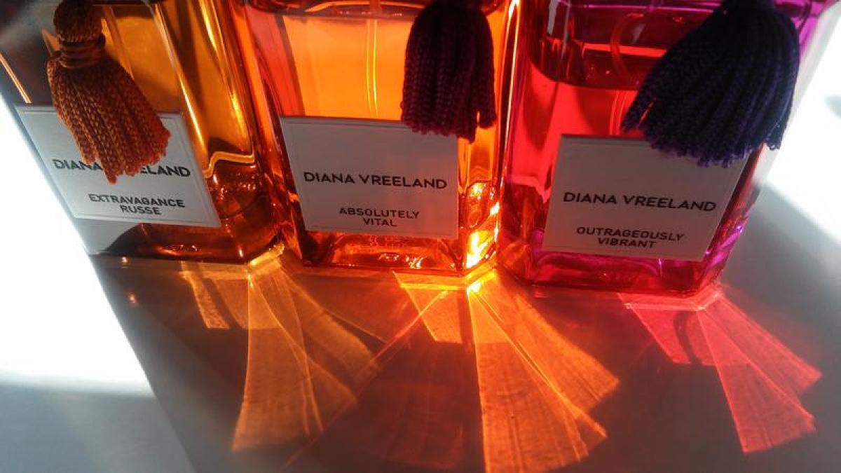 تصویر عطر اِکستراوگَنس روس دایانا وریلِند