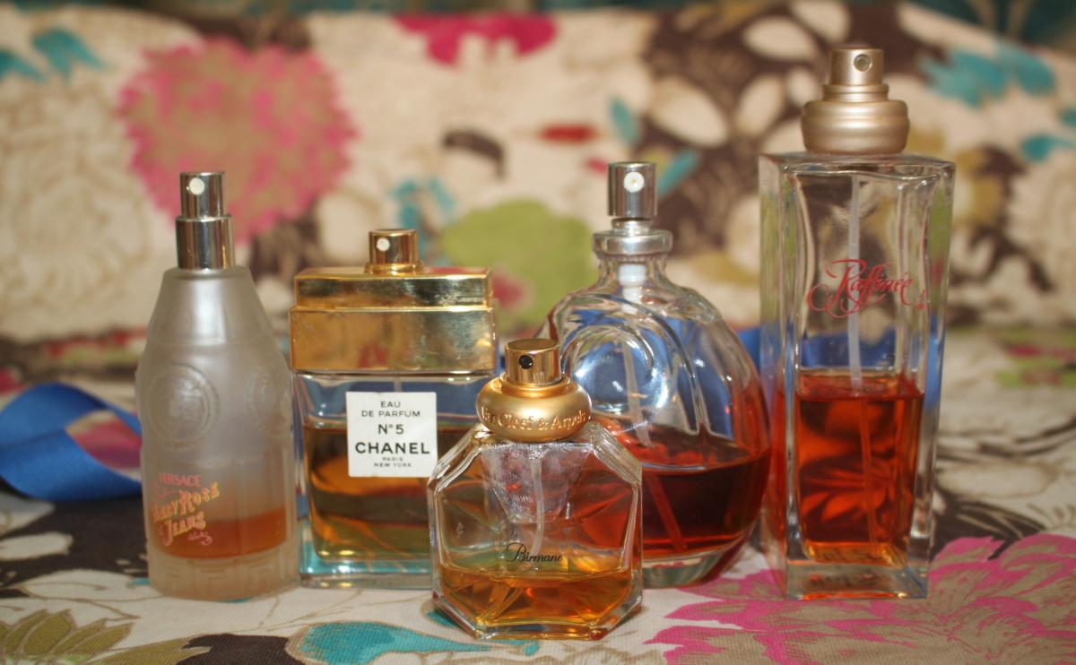 تصویر عطر بیبی رز جینز ورساچه