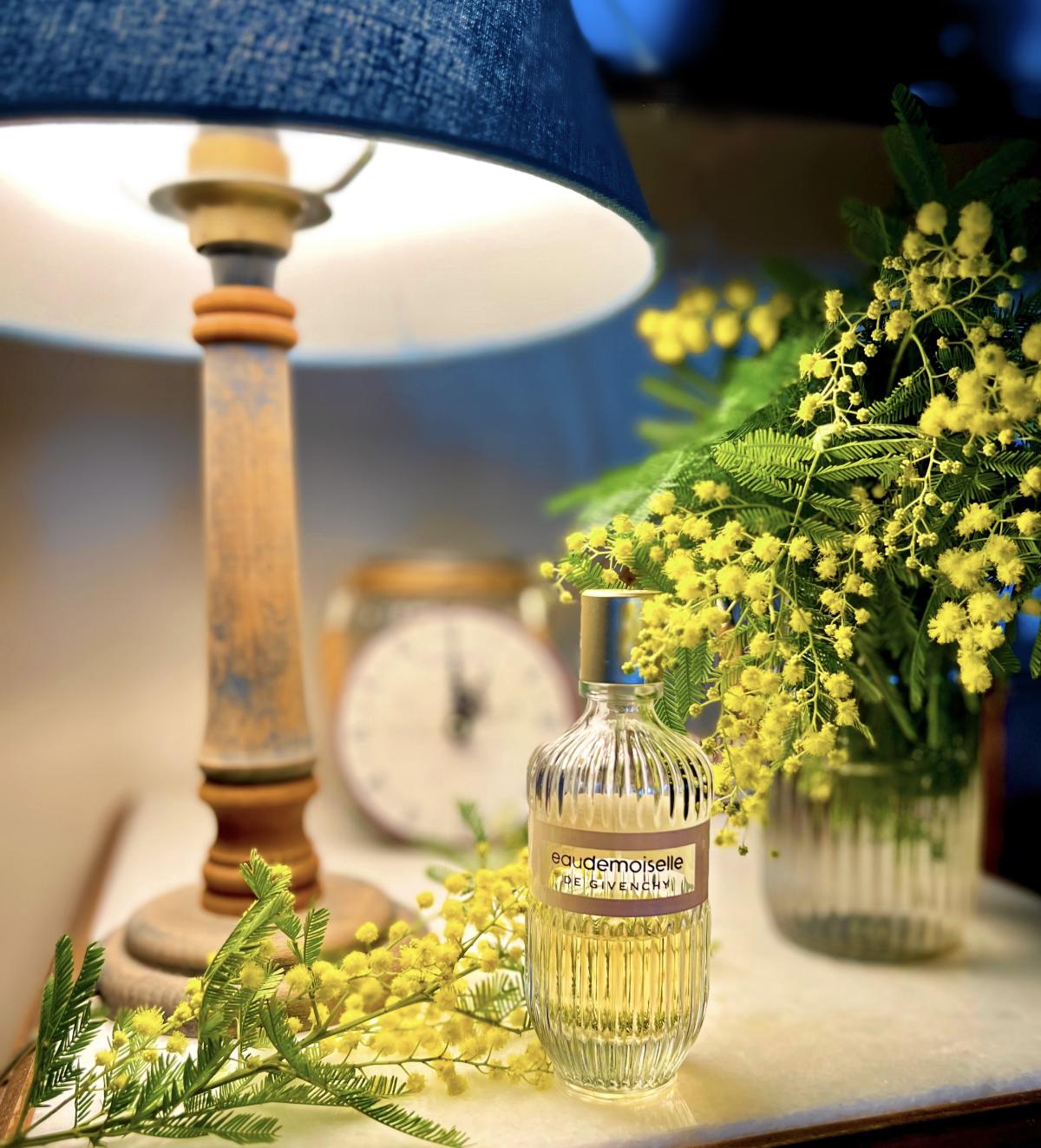 تصویر عطر اودموزل دی ژیوانشی