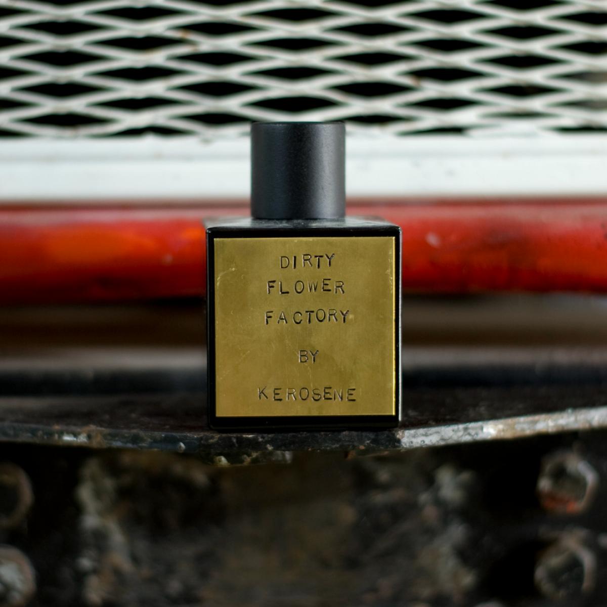 تصویر عطر درتی فلاور فکتوری کِرِسین