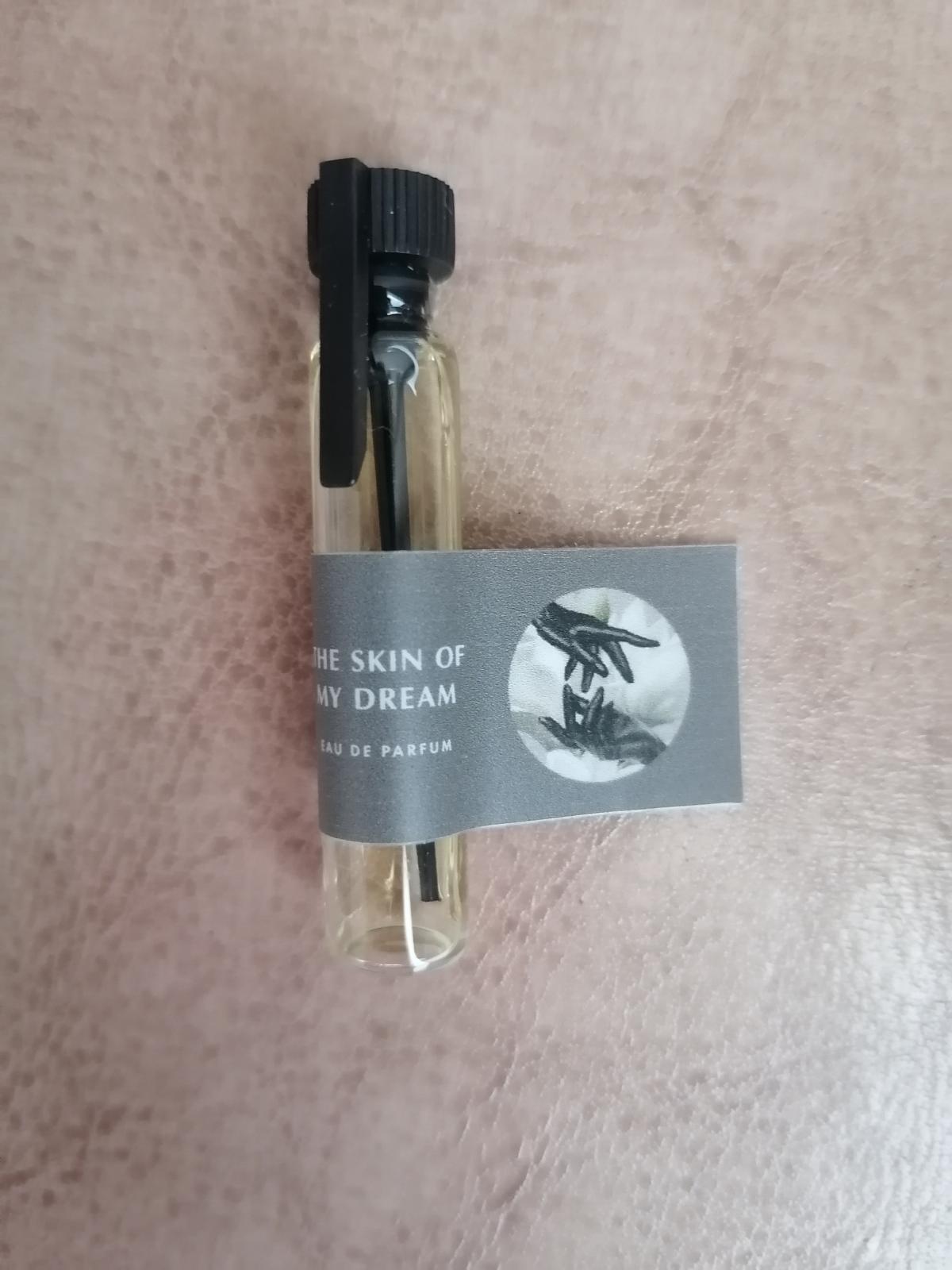 تصویر عطر د اسکین آو مای دریمز سیوردیا پرفیومز