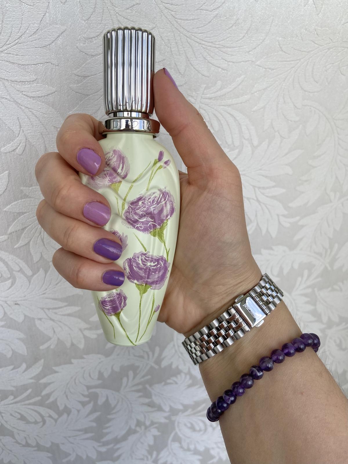 تصویر عطر اسکادا لاوینگ بوکت
