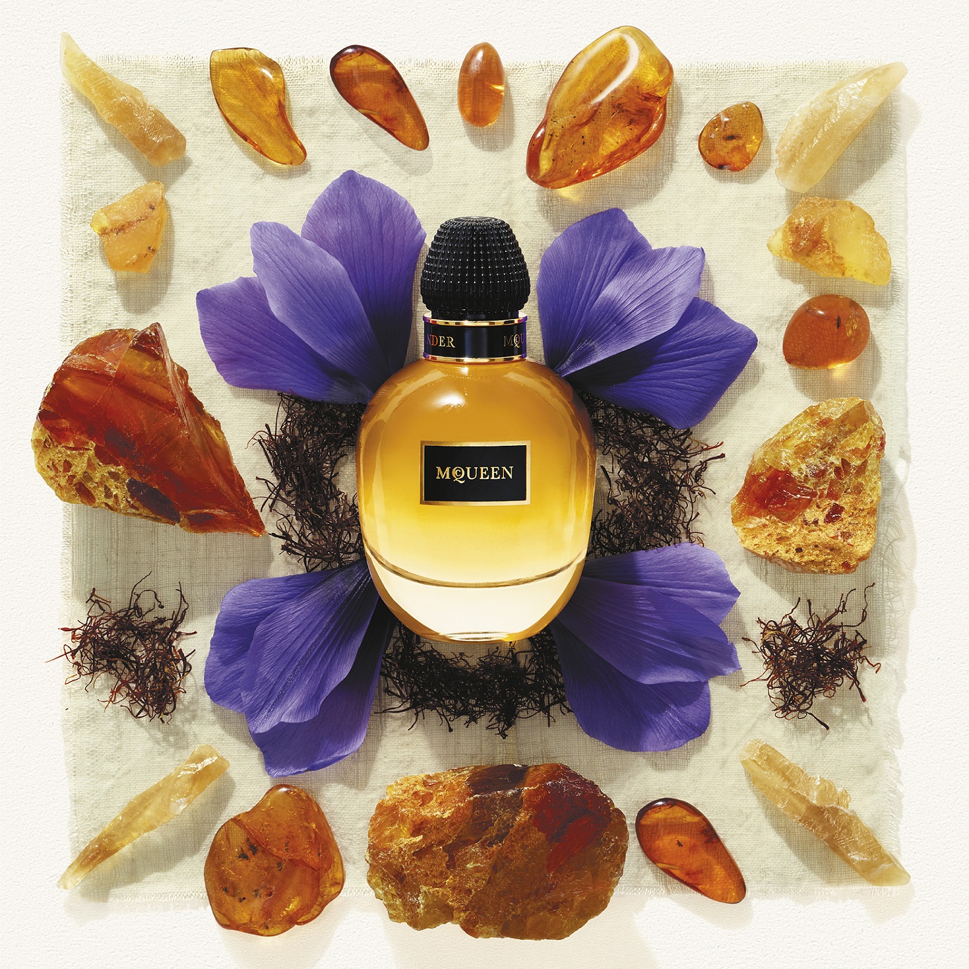 تصویر عطر امبر گاردن الکساندر مک‌کوئین