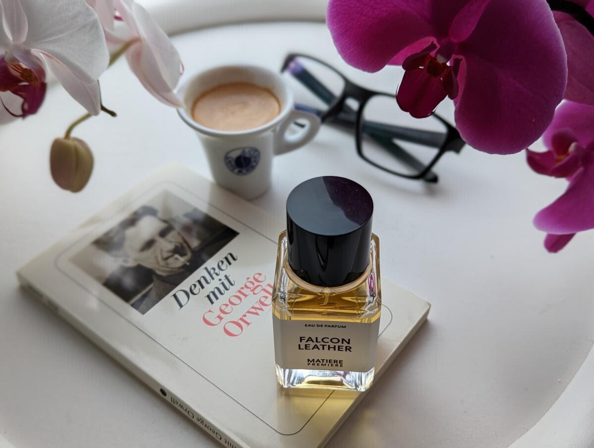 تصویر عطر فالکون لدر ماتی‌یر پرمیه