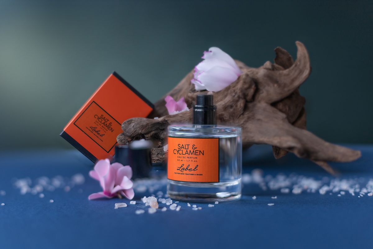 تصویر عطر سالت اند سیکلامن مزون لیبل