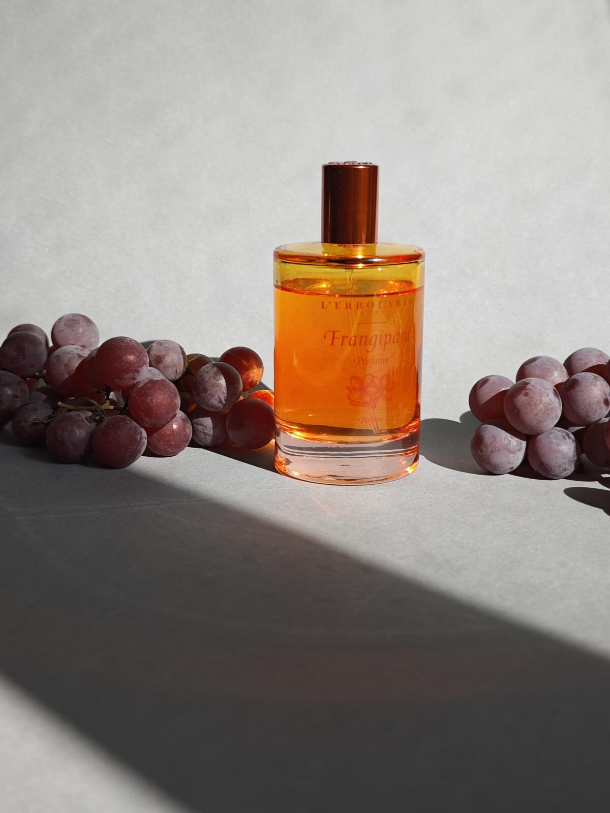 تصویر عطر فرانجیپانی لربولاریو