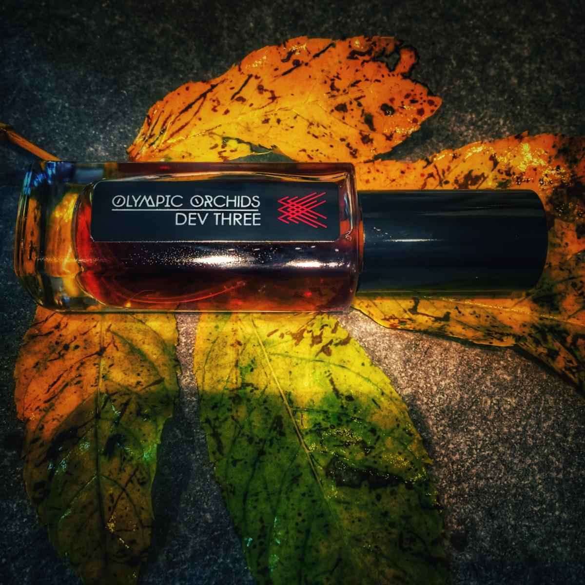 تصویر عطر دو سه: دی ای وی شماره سه: اینویتیبل اولیمپیک اورکِدز آرتیزان پرفیومز