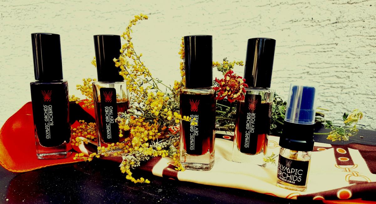 تصویر عطر دو سه: دی ای وی شماره سه: اینویتیبل اولیمپیک اورکِدز آرتیزان پرفیومز