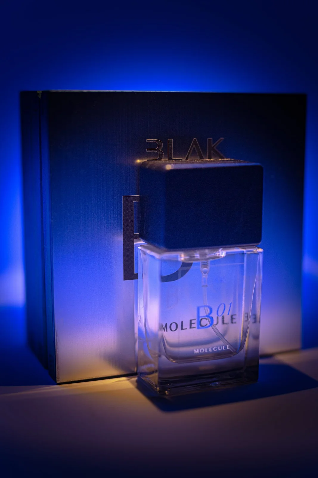 تصویر عطر مولکول بی زیرو وان بلاک