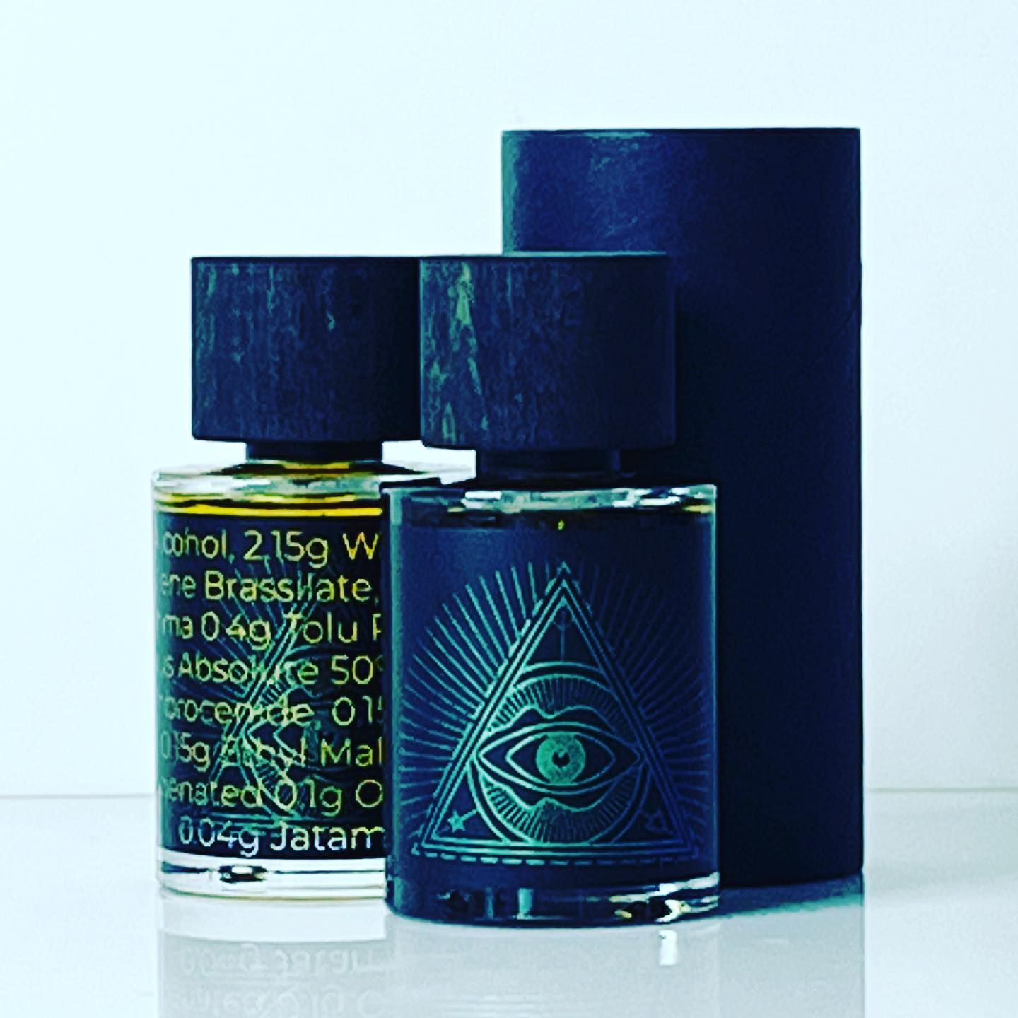 تصویر عطر فیول ۰۹۸۷ پرفیوم. ساکس