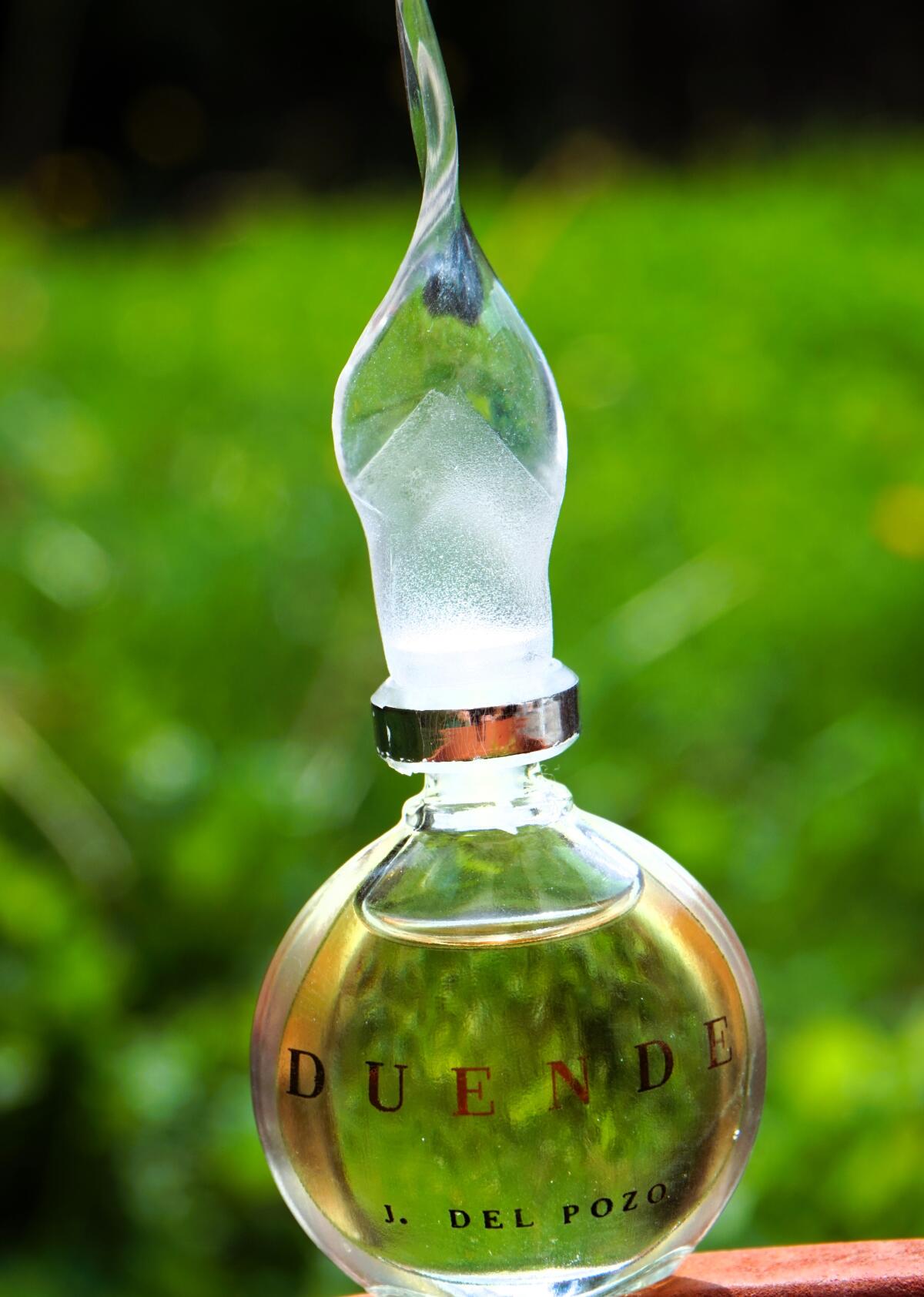 تصویر عطر دوانده خسوس دل پوزو