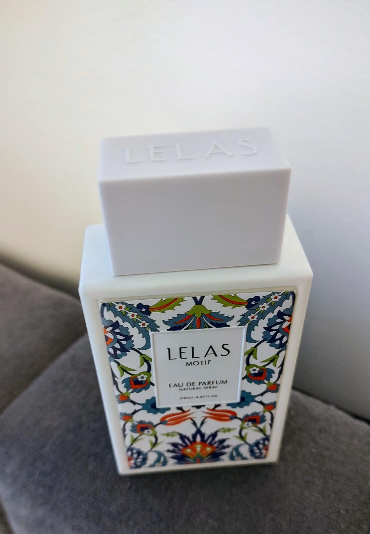 تصویر عطر موتیف للاس