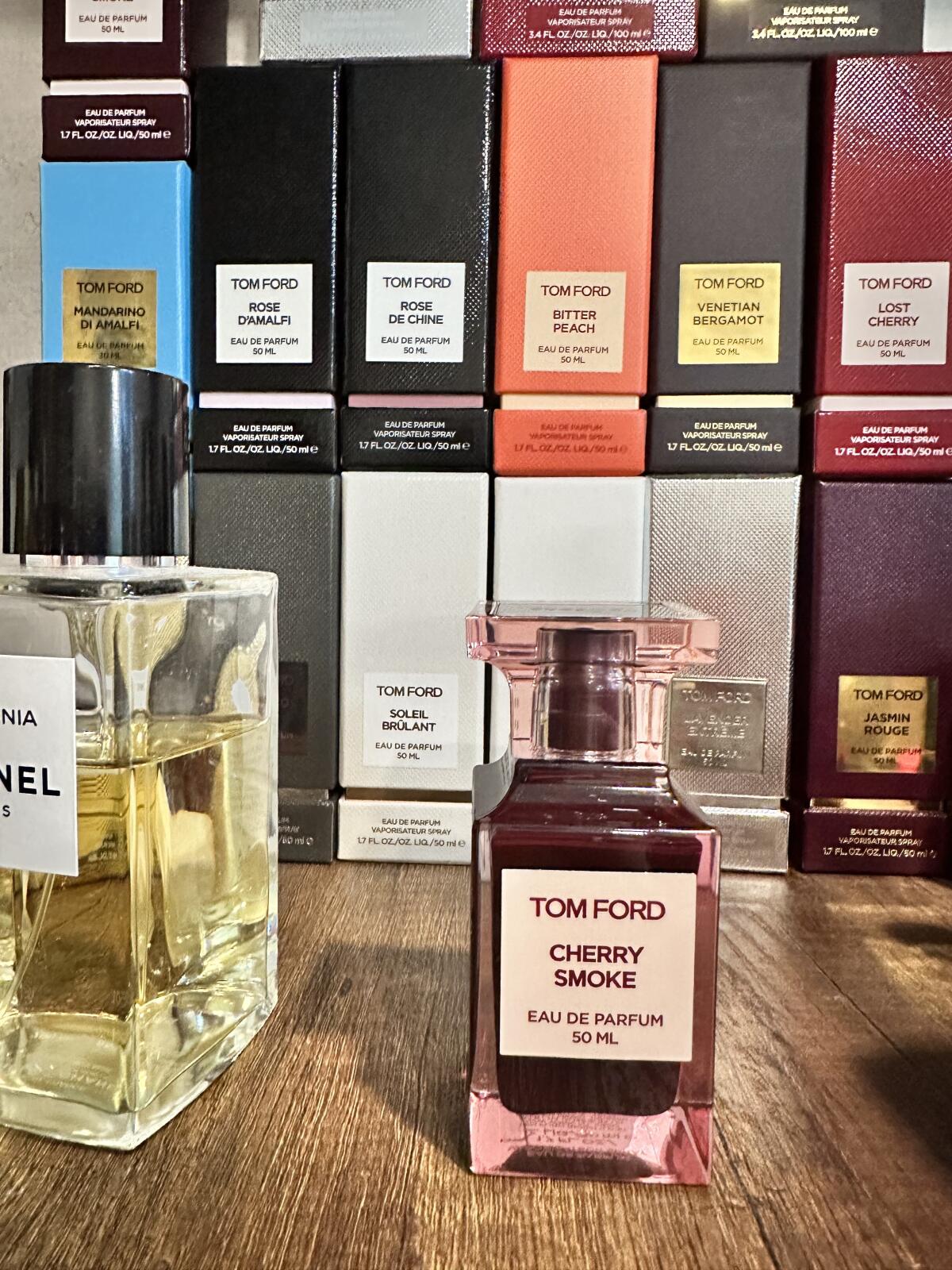 تصویر عطر گردنیا او دو پرفیوم شنل