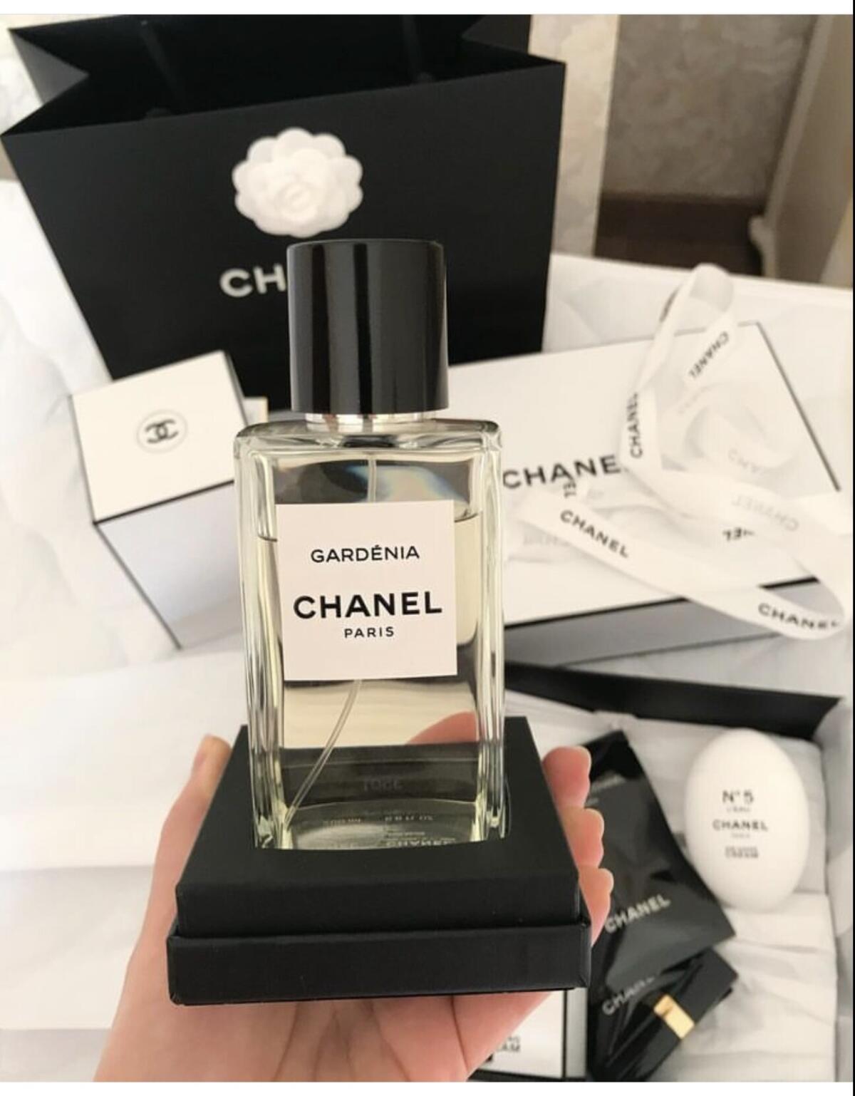 تصویر عطر گردنیا او دو پرفیوم شنل