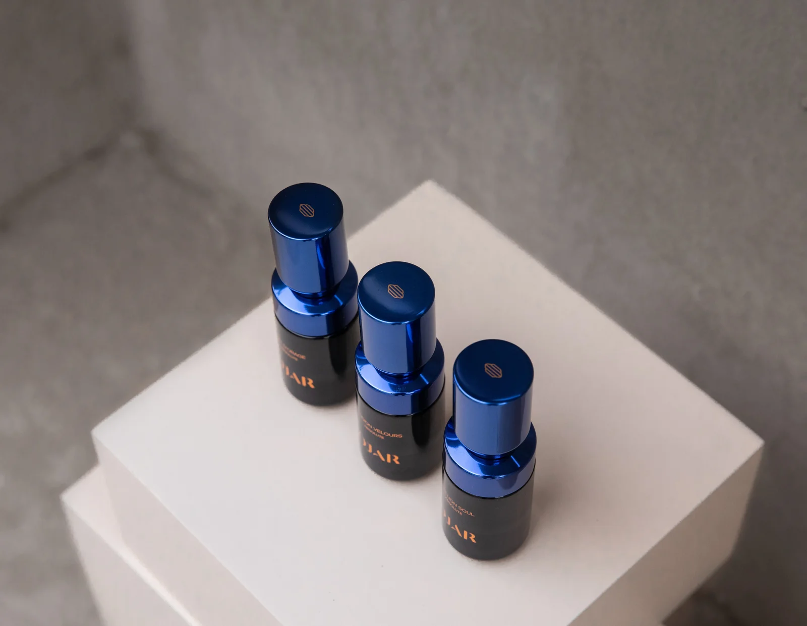تصویر عطر بوا مونوکروم اوجار