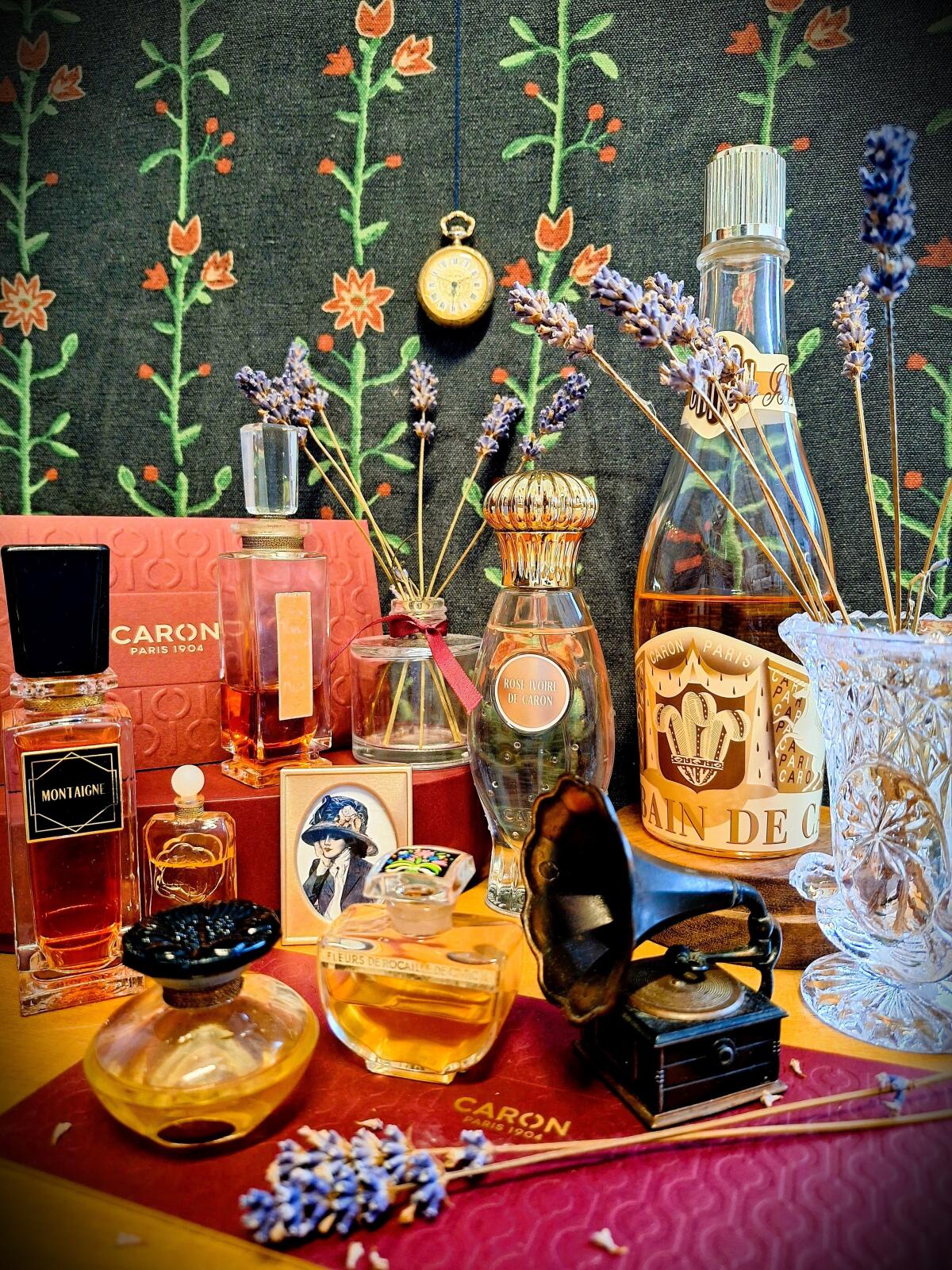 تصویر عطر باین دو شامپاین کارون
