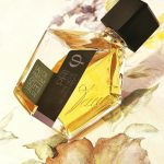 عطر ادکلن فی اون رز دو قندهار تاور پرفیومز - PHI Une Rose de Kandahar Tauer Perfumes - بررسی، قیمت و خرید