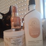 عطر ادکلن آلوند بلاسوم اند اوت میلک کامفورت ویکتوریا سیکرت - Almond Blossom & Oat Milk Comfort Victoria's Secret - بررسی، قیمت و خرید