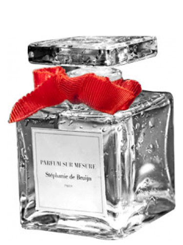 عطر ادکلن لی پرت-آ-پرفیومر یین: فلورال بوکه استفانی دو بروژین - پارفوم سور مزور - Le Pret-a-Parfumer Yin: Floral Bouquet Stéphanie de Bruijn - Parfum sur Mesure - بررسی، قیمت و خرید
