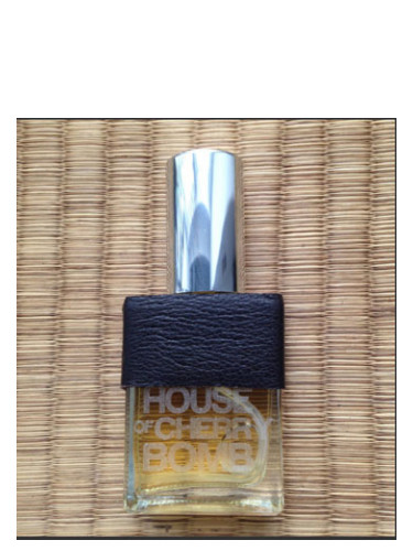 عطر ادکلن تاباکو کنیاک هاوس آو چری بامب - Tobacco Cognac House of Cherry Bomb - بررسی، قیمت و خرید