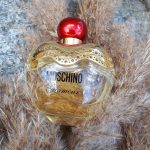 عطر ادکلن گلمور ماسکینو - Glamour Moschino - بررسی، قیمت و خرید