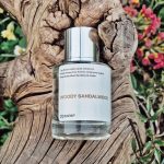 عطر ادکلن وودی سندلوود دوسیه - Woody Sandalwood Dossier - بررسی، قیمت و خرید