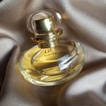عطر ادکلن لیلی او دو پرفیوم دو هزار و بیست و یک او بوتیکاریو - Lily Eau de Parfum 2021 O Boticário - بررسی، قیمت و خرید