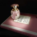 عطر ادکلن فلورا شیک آرتیستری - Flora Chic Artistry - بررسی، قیمت و خرید